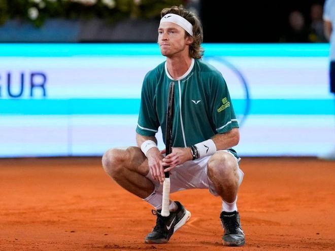 管理层与老 管理层与老